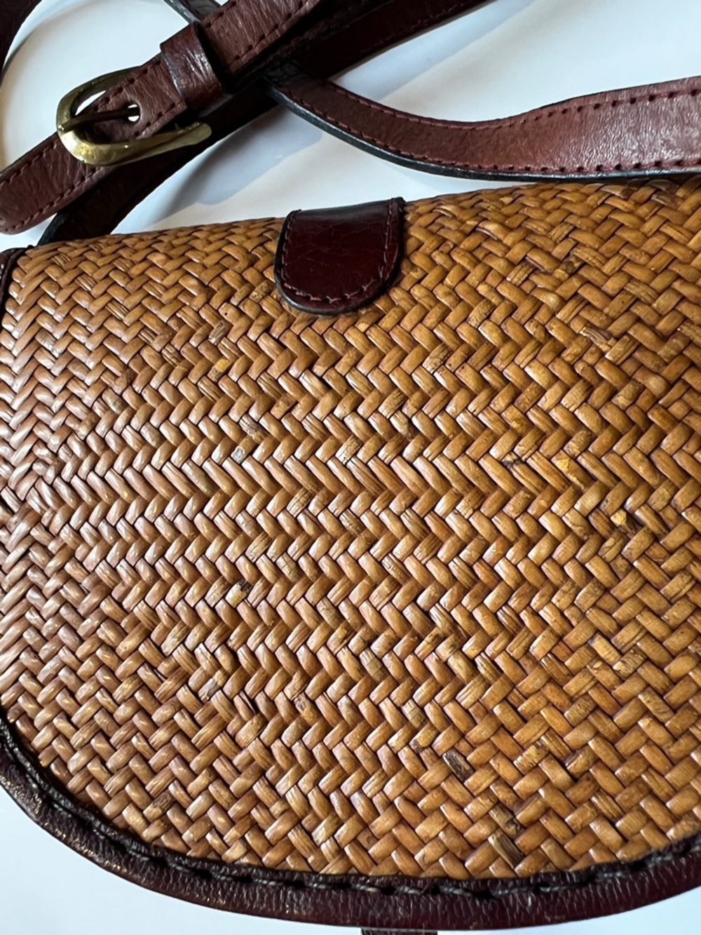 Vintage Tan Woven Crossbody with Brown Leather Trim - Picture 14 of 14